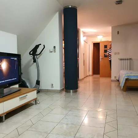 Luxury Iztok Next To The Center. Apartment